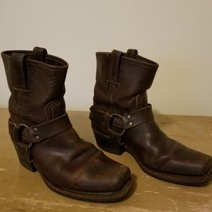 Harness Frye boots